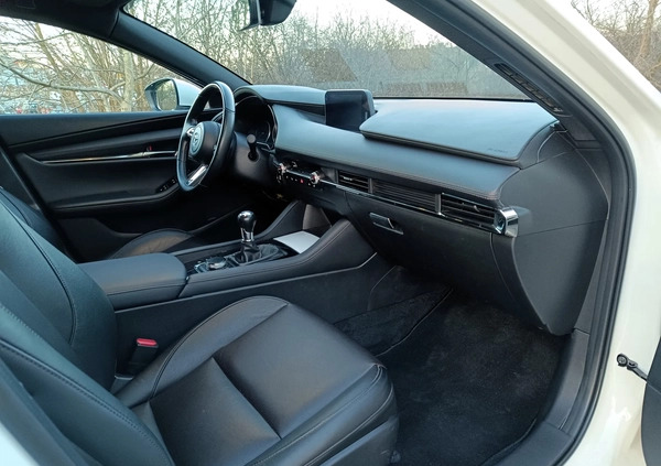 Mazda 3 cena 132000 przebieg: 51000, rok produkcji 2022 z Jordanów małe 121